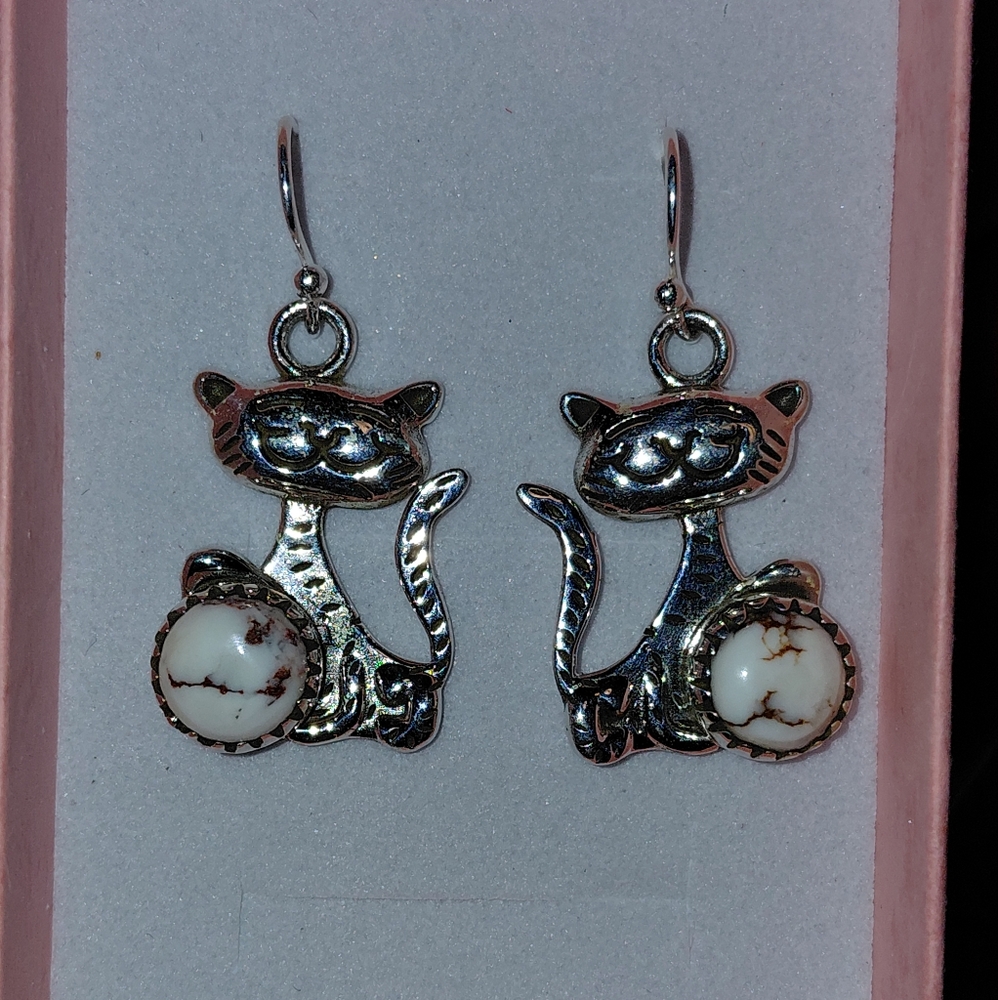 Sterling Silver Cat Earrings With Wild Horse Jasper Stones - Picture 4 of 5